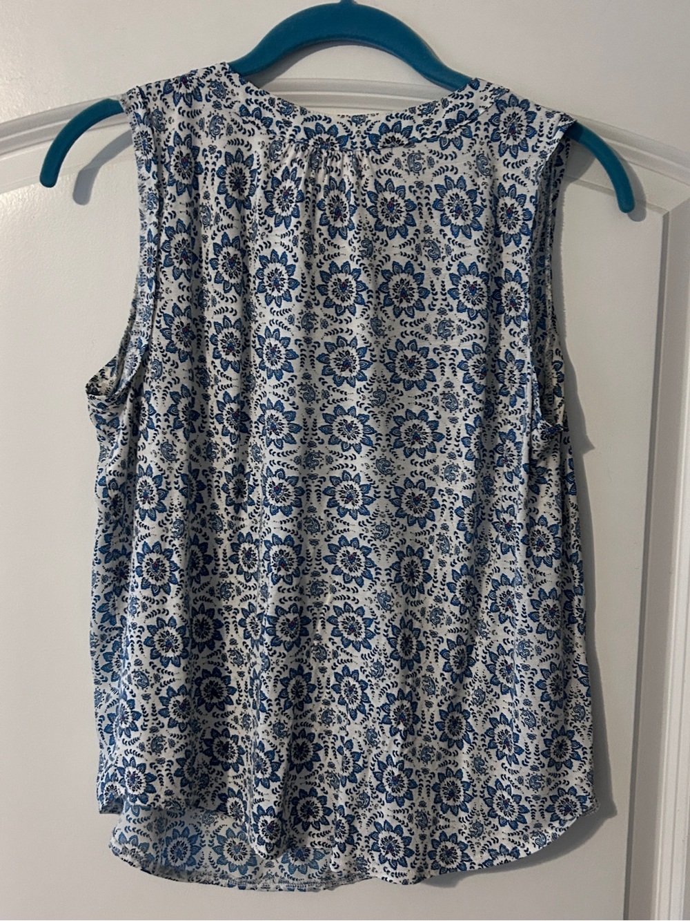 LOFT White and Blue Floral Tie-Neck Sleeveless Camisole - Picture 4 of 4
